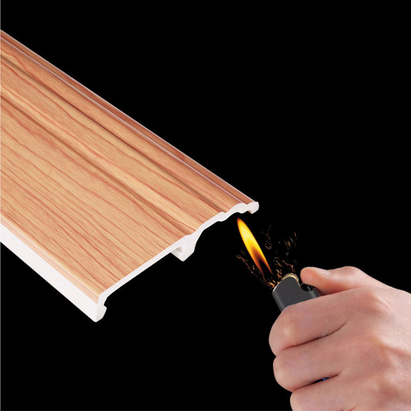 Feuerfeste PVC-Sockelleiste 