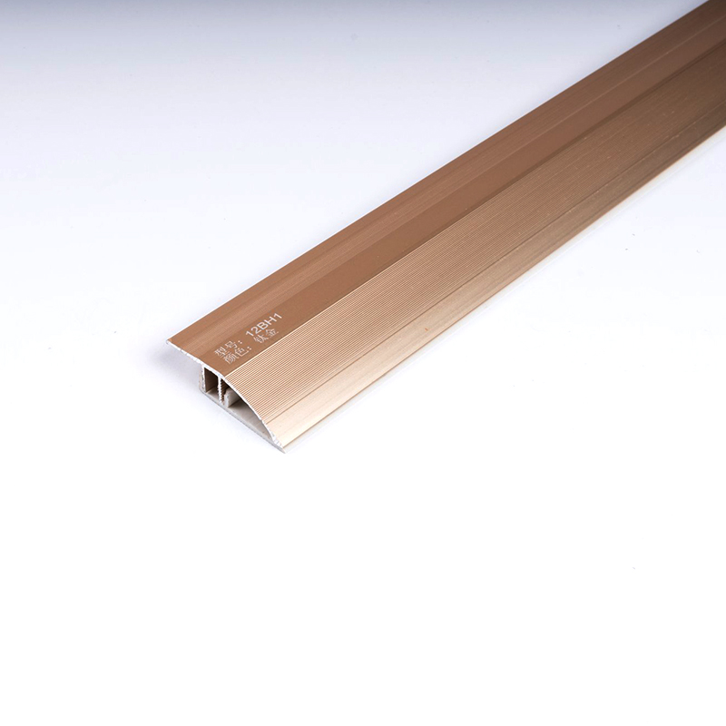 Luxuri&ouml;se Treppenkantenverkleidung aus Fliesen