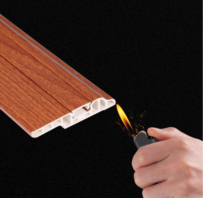 K&uuml;che mit feuerfester PVC-Sockelleiste