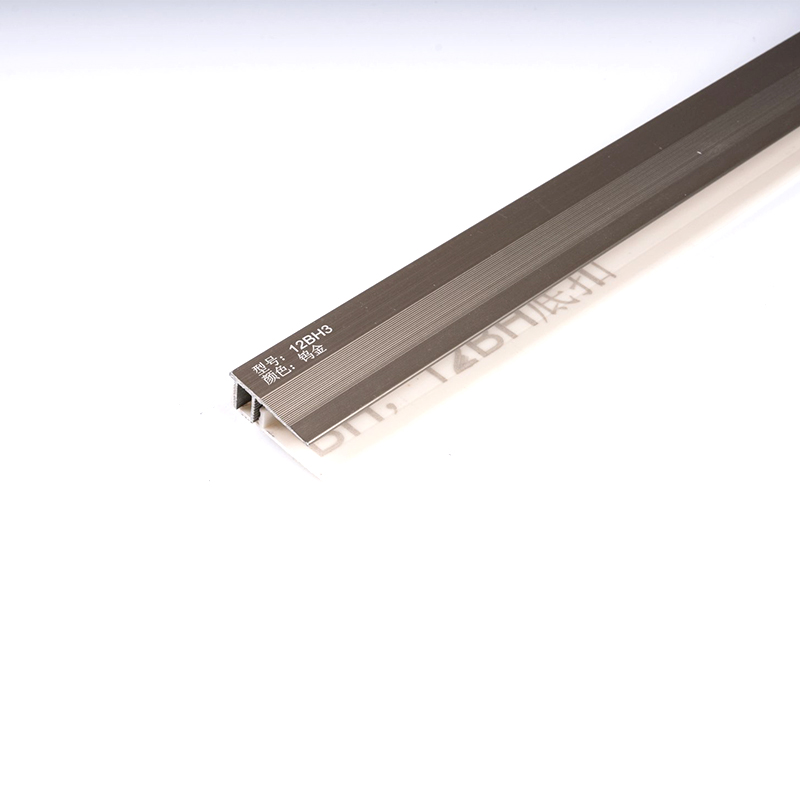 Treppenkantenverkleidung aus Fliesen in verschiedenen Formen