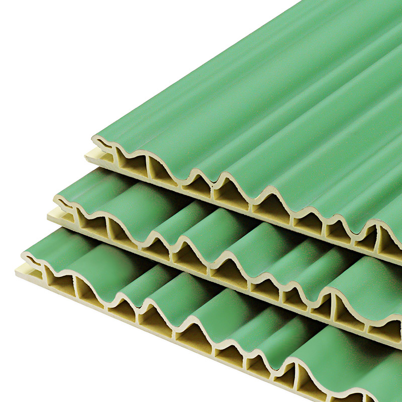 Innen geriffelte WPC-Platte