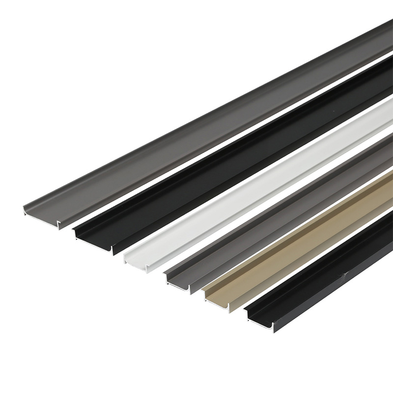 Innenliegende Bodenleiste aus Aluminium