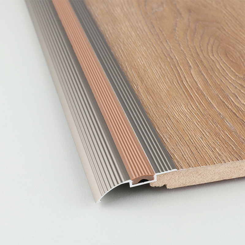 Boden&uuml;bergangsstreifen