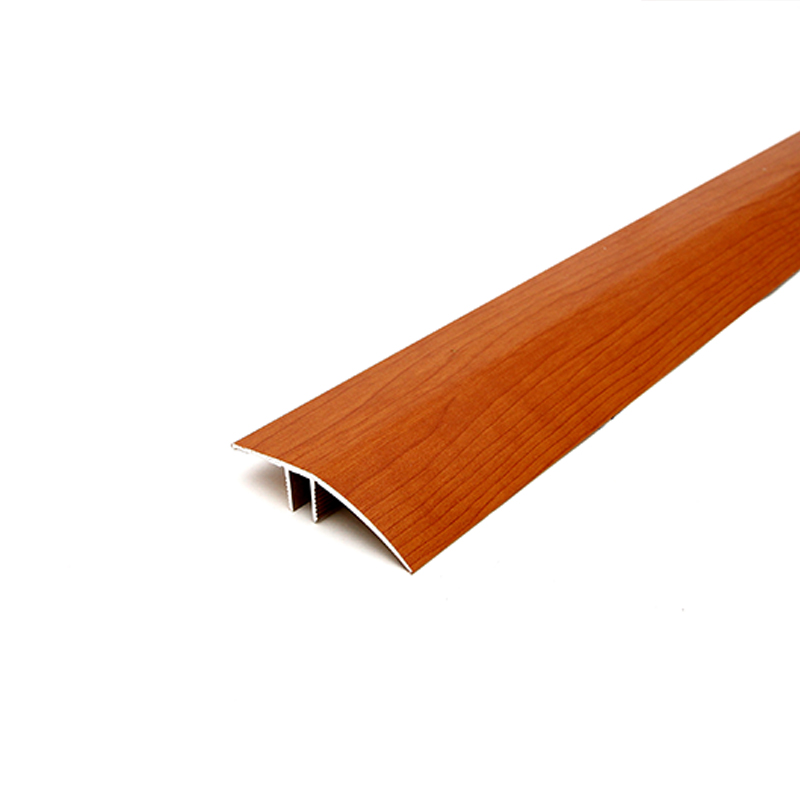  Innenliegender Boden&uuml;bergangsstreifen aus Aluminium