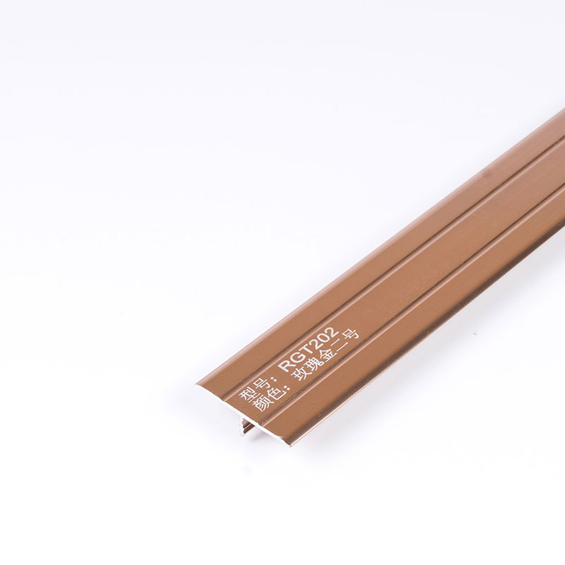 Ma&szlig;geschneiderte &Uuml;bergangsstreifen von Fliesen zu Fliesen