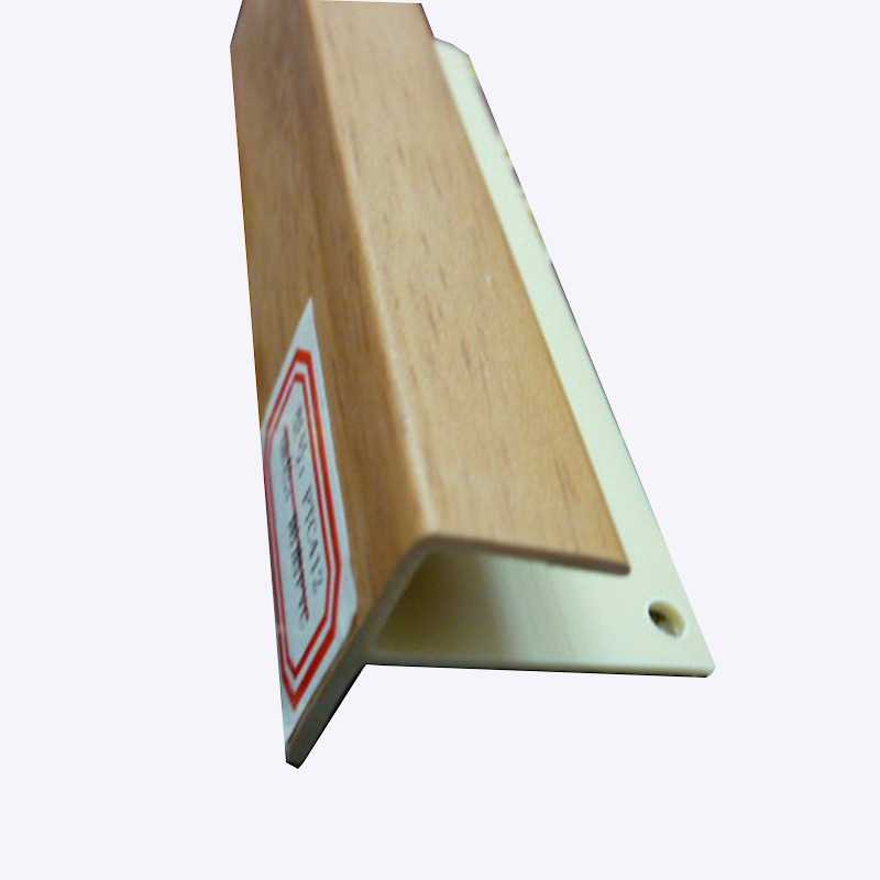 Robuster Treppenabschlussstreifen in F-Form