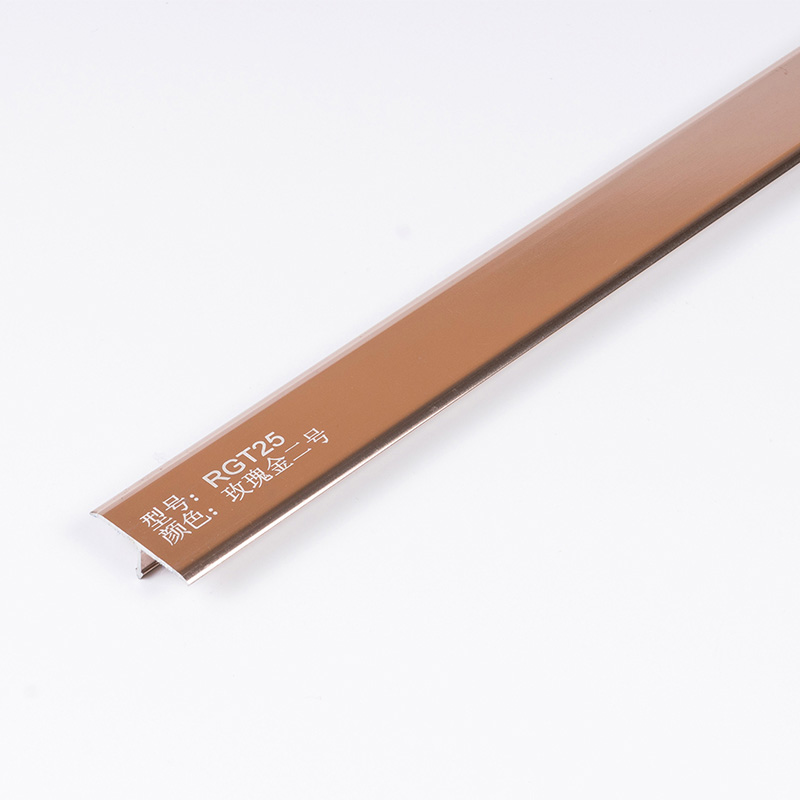 Innenverkleidung mit T-Fliesen