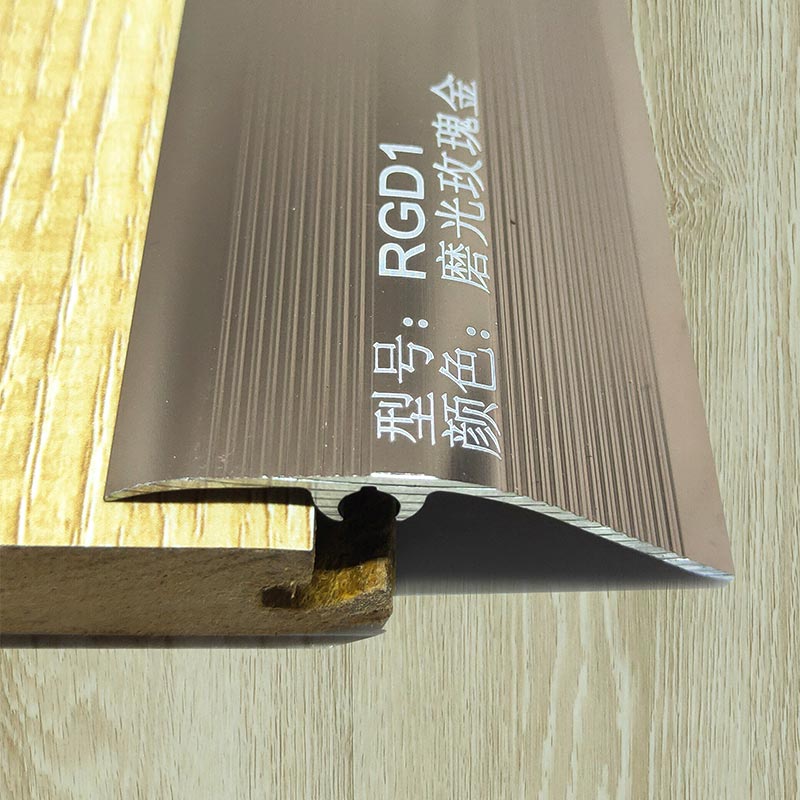 Gro&szlig;handel mit Aluminium-&Uuml;bergangsstreifen