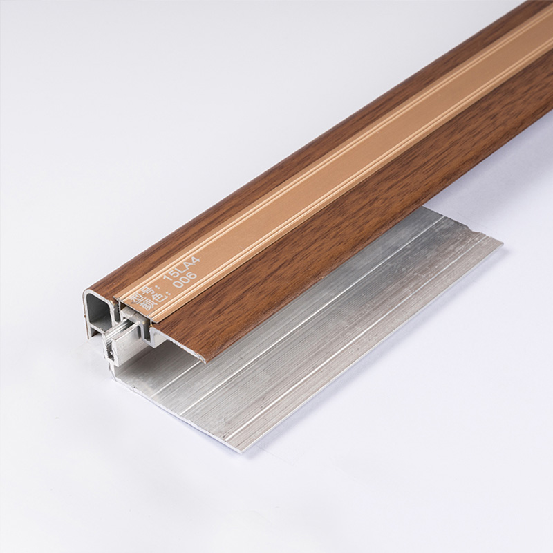 Treppenkantenverkleidung aus Fliesen