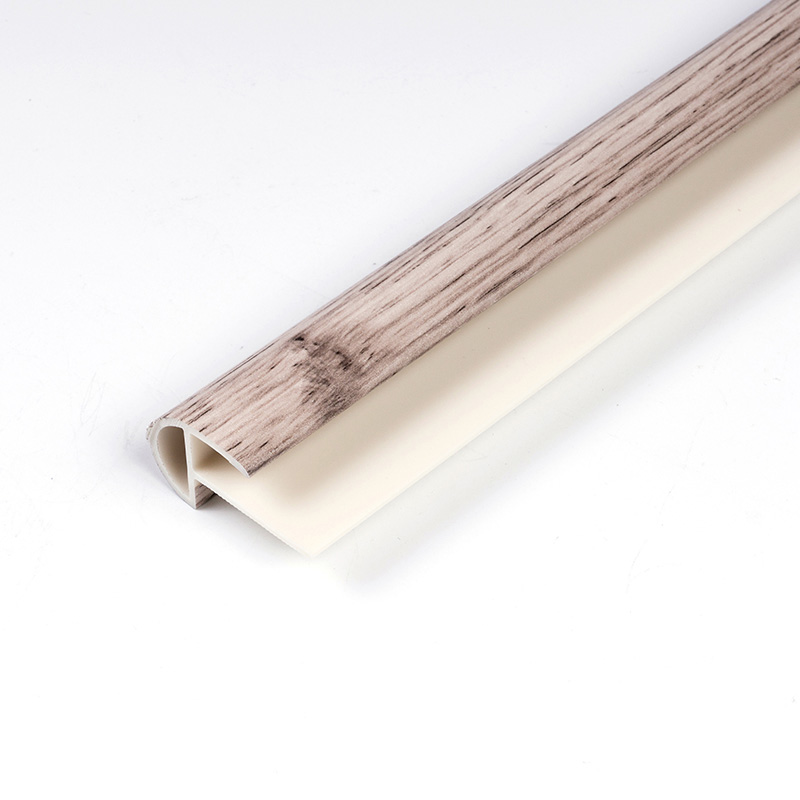 Treppenkantenstreifen aus PVC