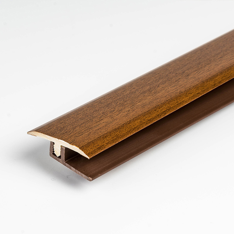  T-f&ouml;rmiger Boden&uuml;bergangsstreifen