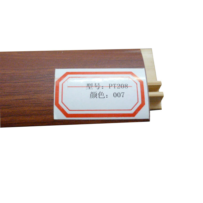 Innenliegender T-f&ouml;rmiger Bodendekorstreifen