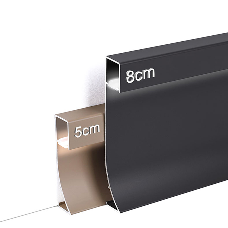 Luxuri&ouml;se Sockelleiste mit LED-Lichtleisten