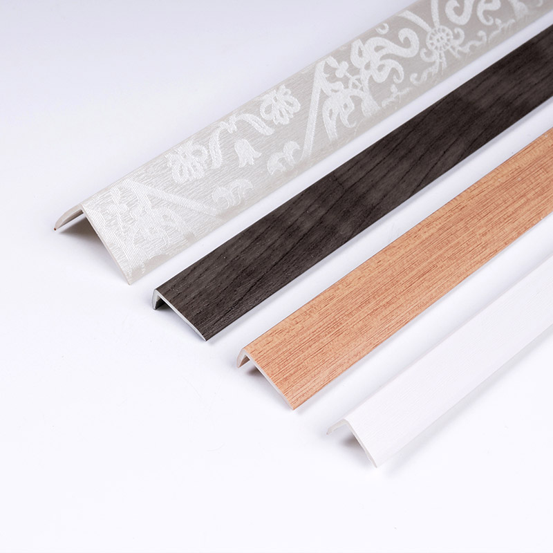  V-f&ouml;rmige Bodenkantenstreifen in verschiedenen Gr&ouml;&szlig;en