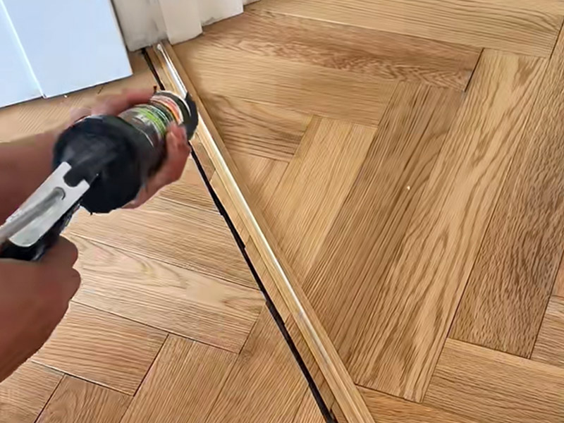 Wie installiert man den Bodenübergangsreduzierer?