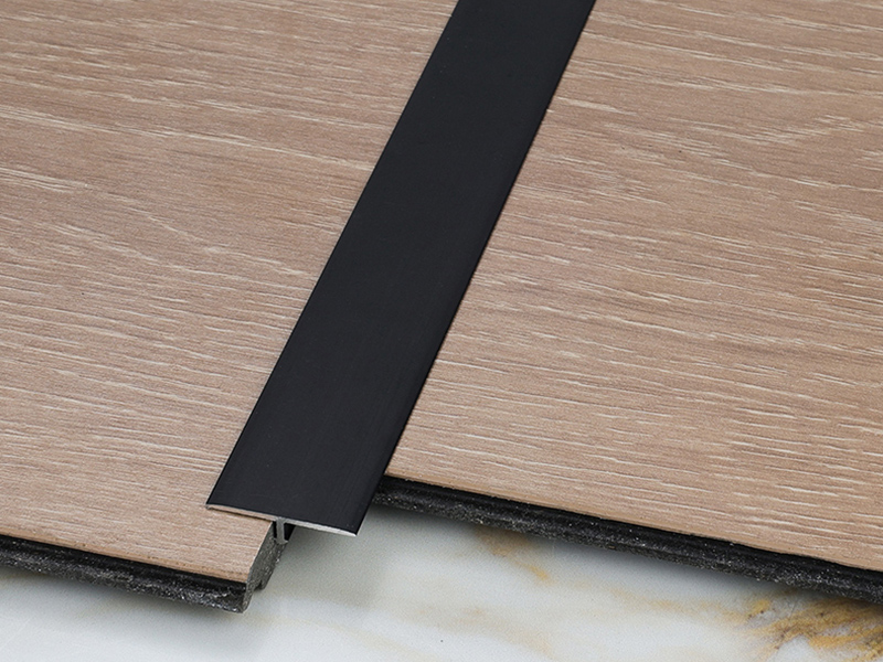 T-f&ouml;rmige Bodenverkleidung aus Aluminiumlegierung