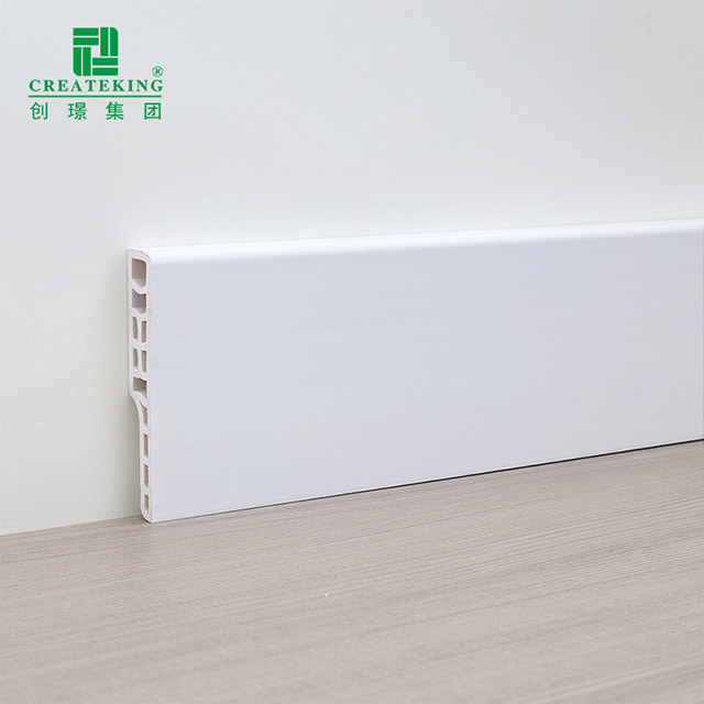 70 x 12 mm quadratische SPC-Sockelleiste