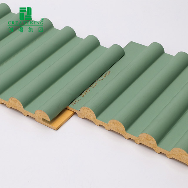 156*12,8 mm PVC-Außenhalbrunde Massivwandplatte