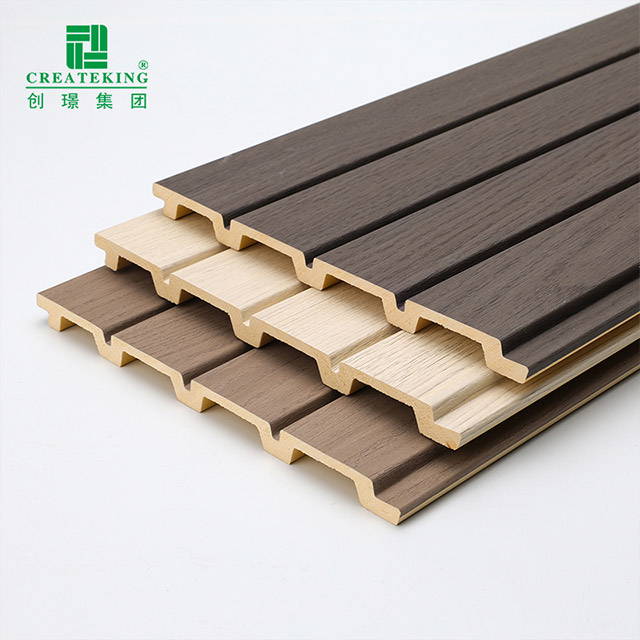 170 * 11 mm geriffelte PVC-Wandpaneele in Holzoptik