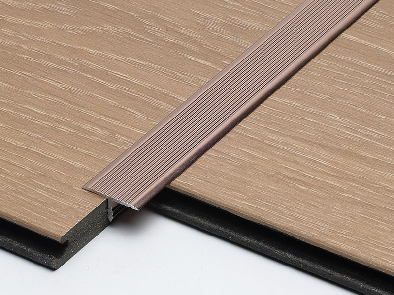 T-f&ouml;rmige Aluminiumverkleidung