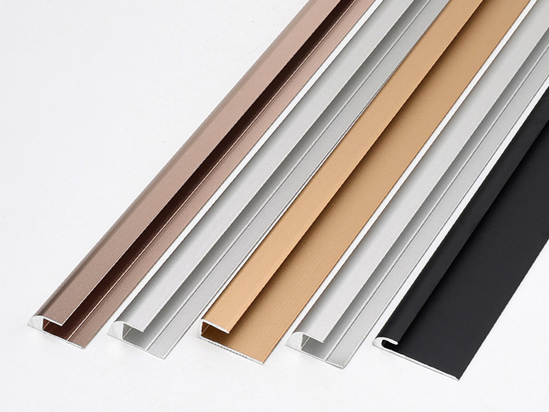 C-f&ouml;rmige Bodenverkleidung