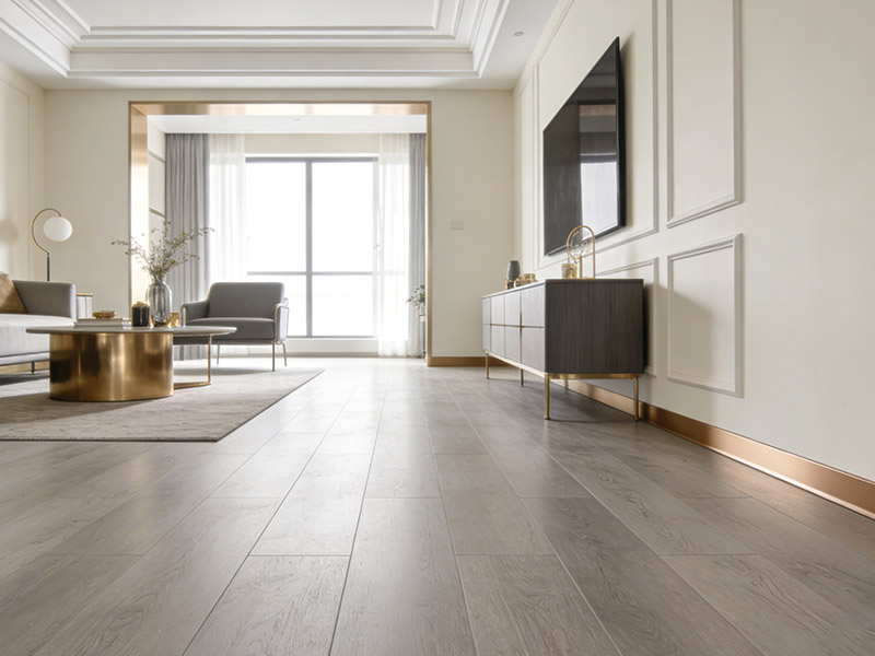 Fu&szlig;leisten aus Edelstahl