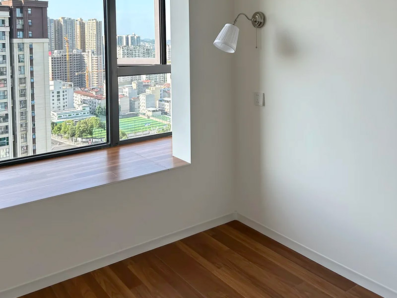 Selbstklebende Sockelleisten