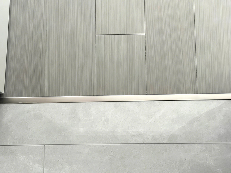 Benötige ich einen Übergangsstreifen zwischen Holz und Fliesen?