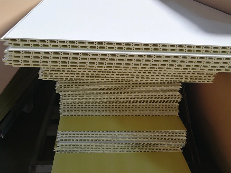 Können Sie die PVC -Wandtafel streichen?