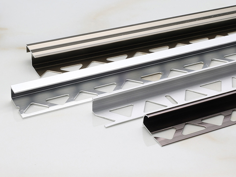  L-f&ouml;rmige Fliesenverkleidung aus Aluminium