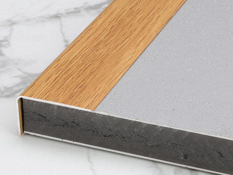 L-f&ouml;rmige Bodenzierleiste aus Metall