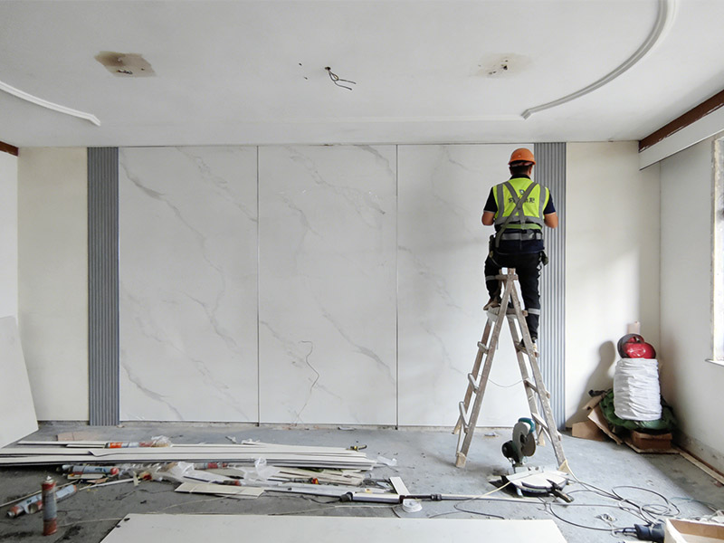 Wie installiert man Wandpaneele aus Carbonkristall?