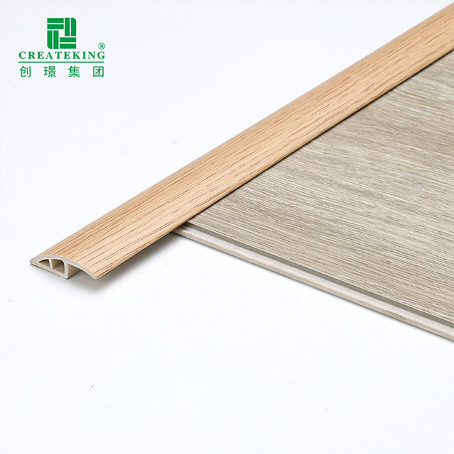 28 * 5 mm PVC-Bodenbelagsreduzierer mit Holzmaserung