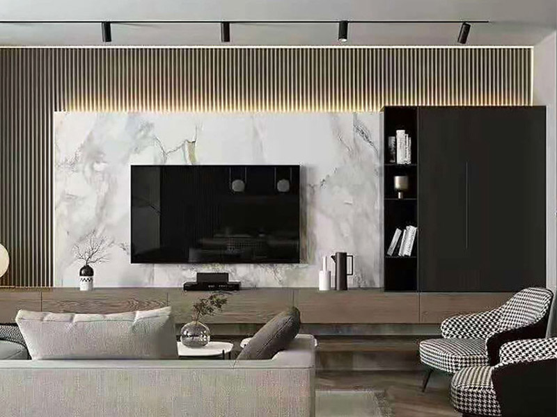 Wie kann ich meinen Fernseher an der Wand gut aussehen?