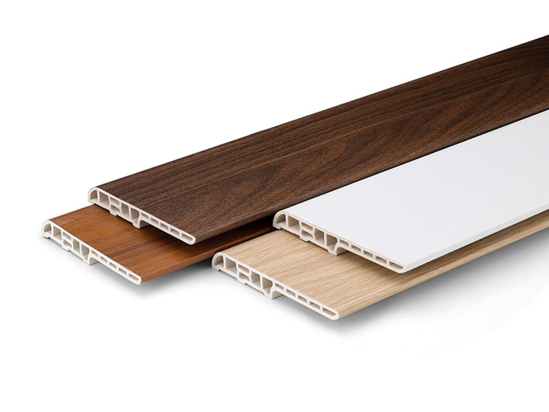 100 x 13 mm hohe SPC-Sockelleiste