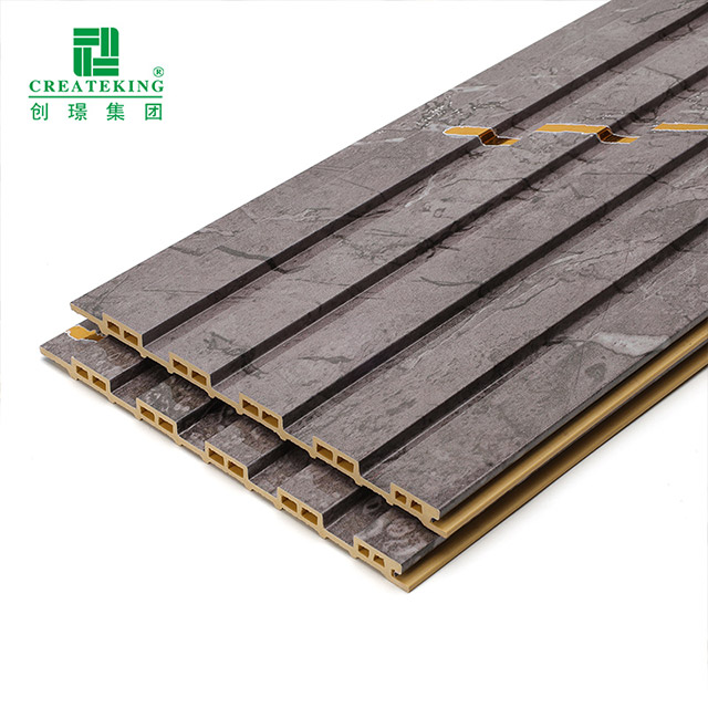 155 * 17 mm wasserdichte, geriffelte Hohlwandplatte aus PVC