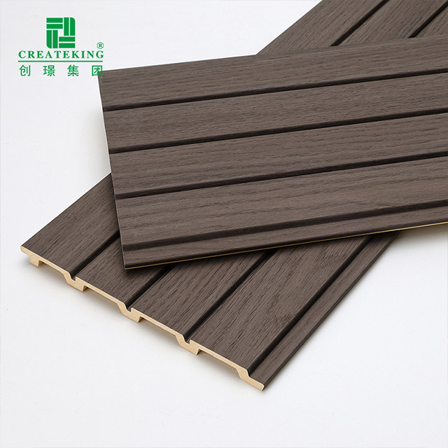 170 * 11 mm geriffelte PVC-Wandpaneele in Holzoptik