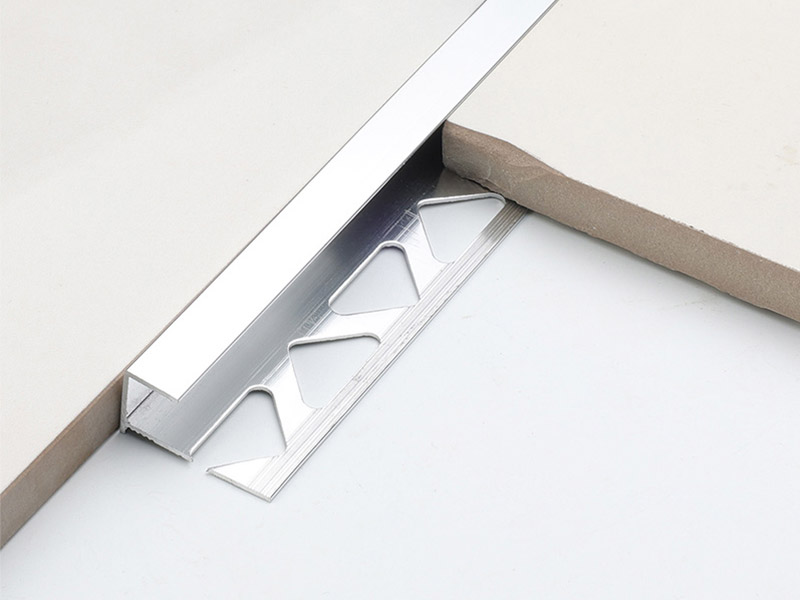 C-f&ouml;rmige Fliesenkantenverkleidung