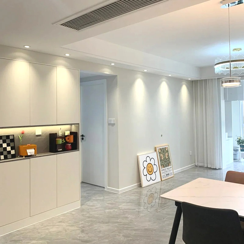 Welche Art der Sockelleistendekoration eignet sich besser für das Wohnzimmer?