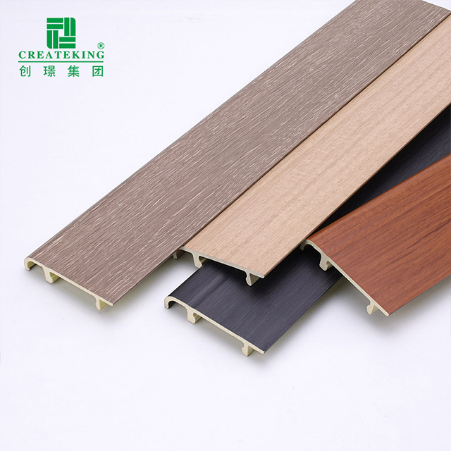 76 x 14 mm PVC-Sockelleisten zum Aufstecken