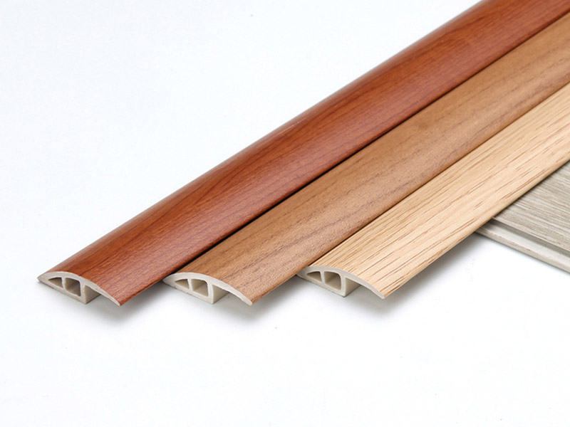 28 x 5 mm PVC-Bodenbelag-Reduzierst&uuml;ck mit Holzmaserung