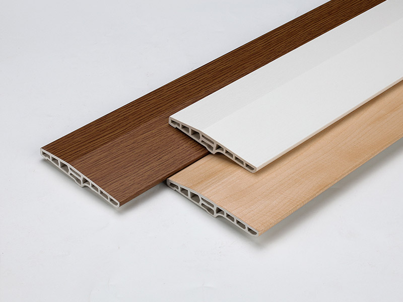 100 * 15 mm abgeschr&auml;gte hohle PVC-Sockelleiste