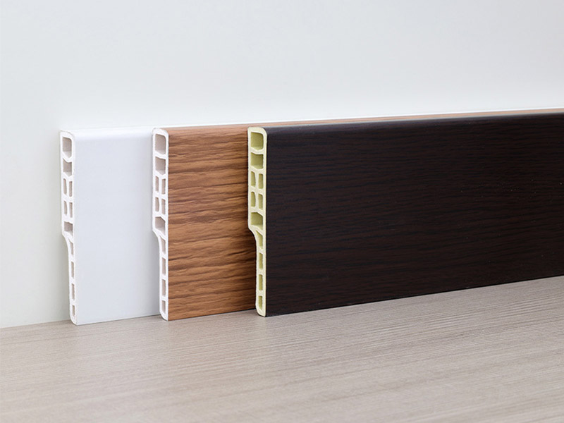 70 x 12 mm quadratische SPC-Sockelleiste