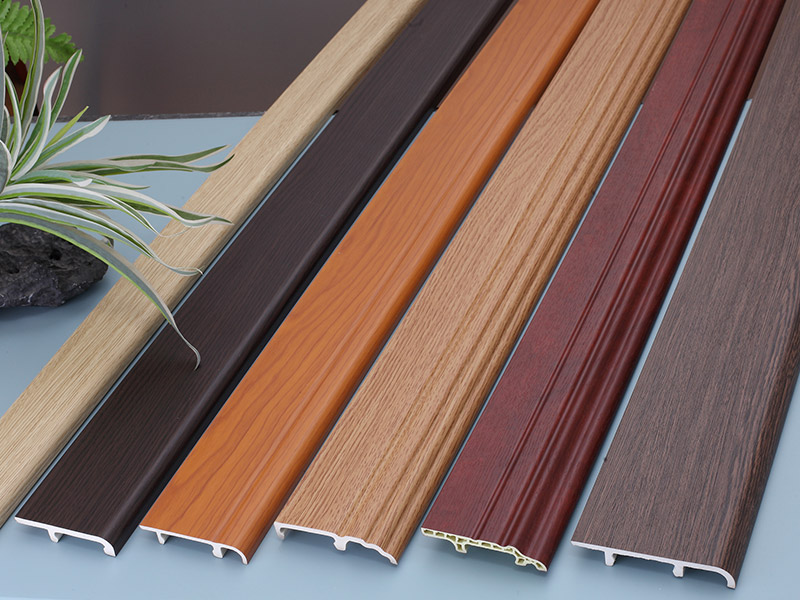 100 x 16 mm PVC-Sockelleiste zum Aufstecken
