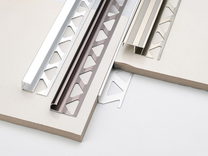 C-f&ouml;rmige Fliesenkantenverkleidung