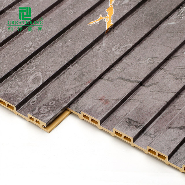 155 * 17 mm wasserdichte, geriffelte Hohlwandplatte aus PVC