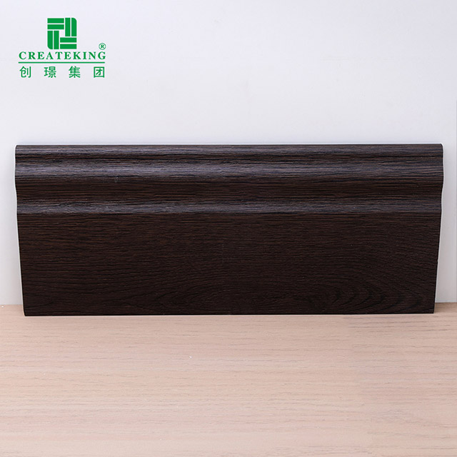 100 x 15 mm Lammzungen-Sockel aus PVC
