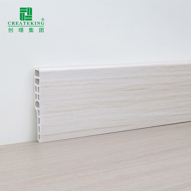 70 x 12 mm quadratische SPC-Sockelleiste