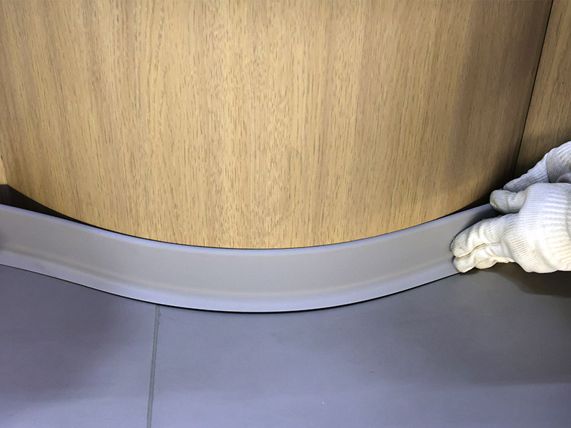 Harte PVC-Sockelleisten und flexible PVC-Sockelleisten