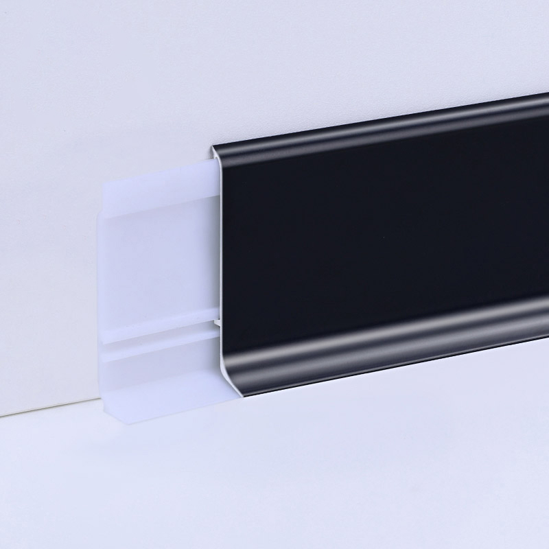 Fu&szlig;bodenleiste aus Aluminium